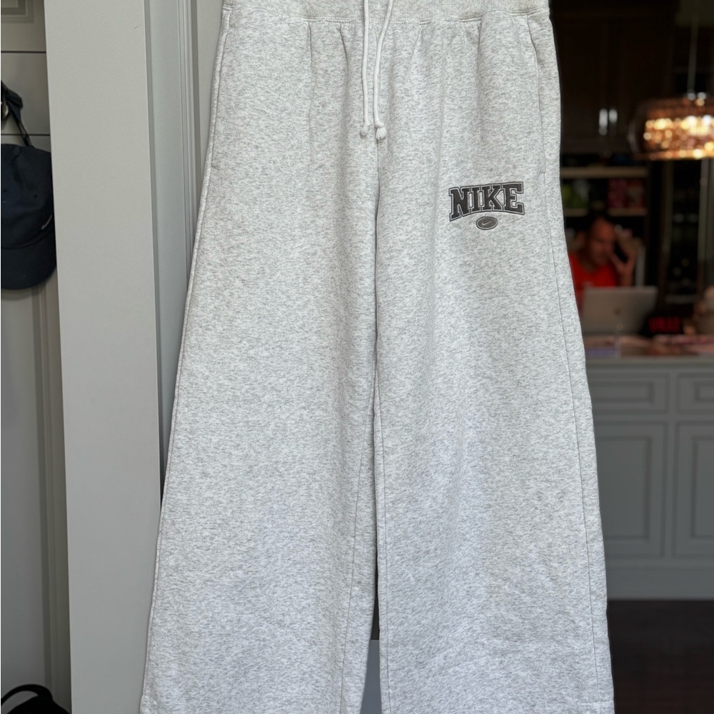 Nike Women's Lite Gray Wide-Leg Track Pants - Picture 4 of 11